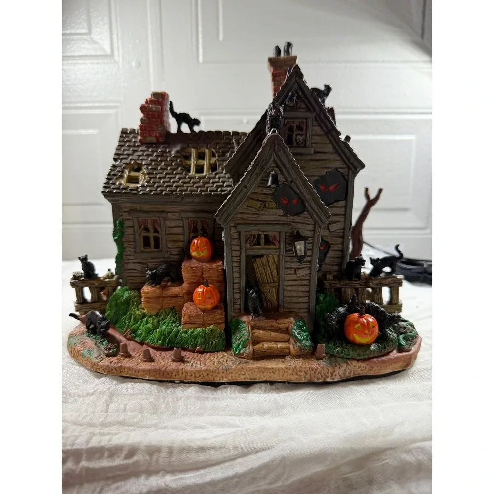 Lemax Spooky Town Vickys Cattery Halloween Village House 2005